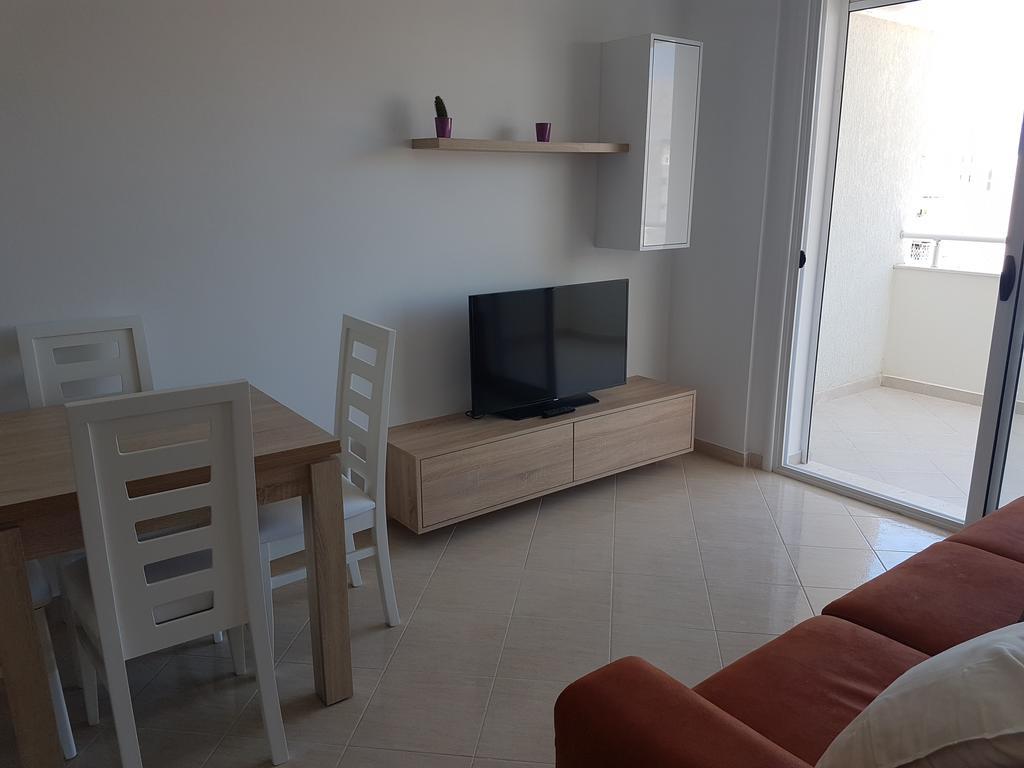 Flori Beach Apartment Radhimë 外观 照片